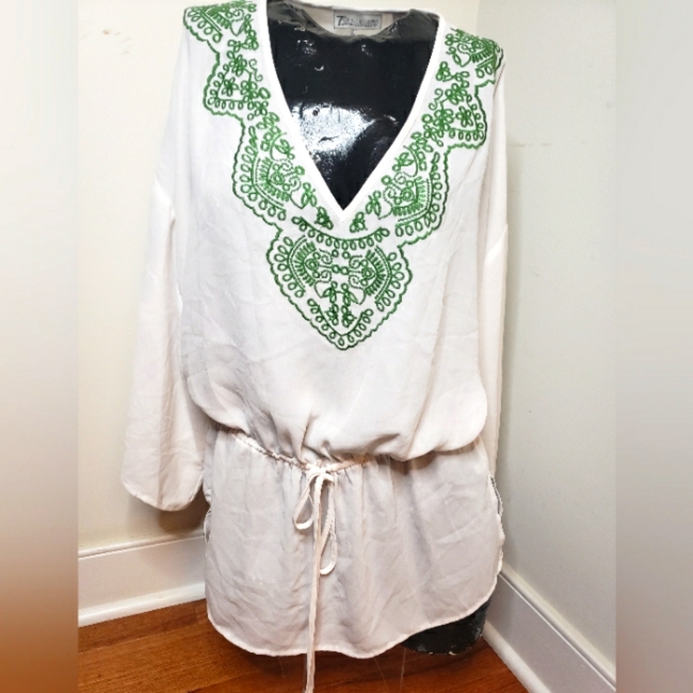 🧡2/$15 NY & Company 7th Ave green/white blouse size small